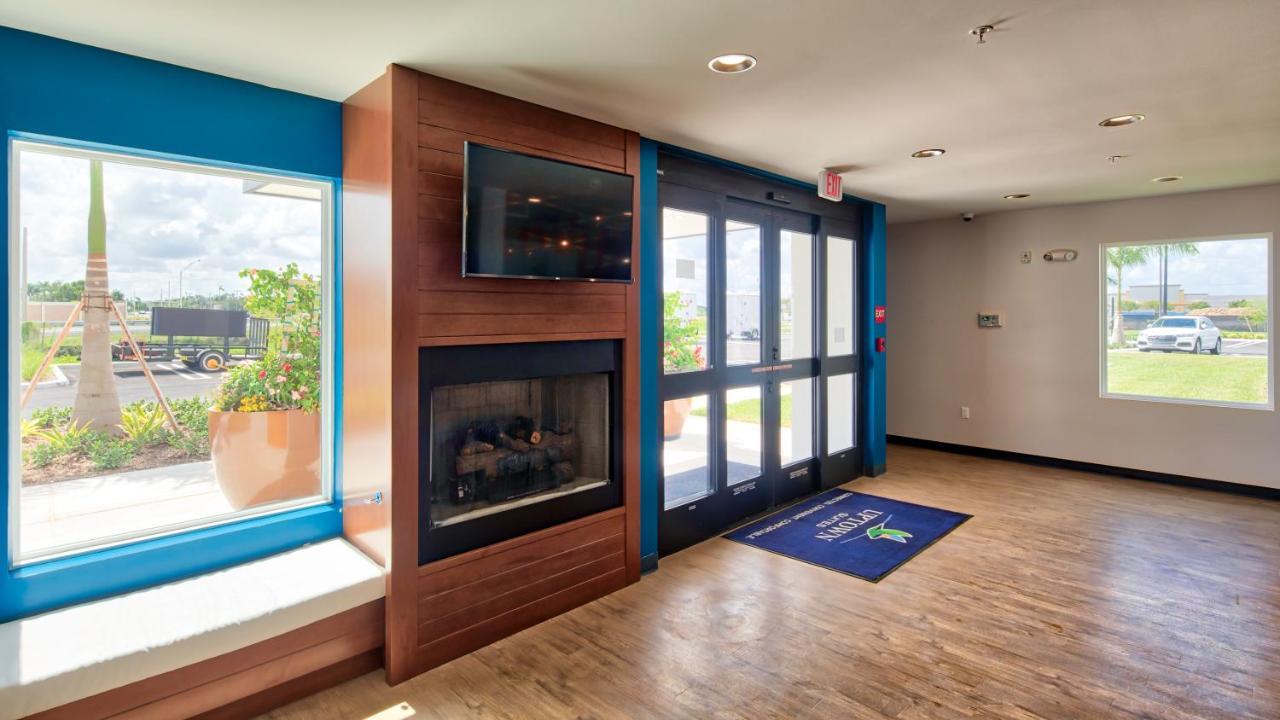 Uptown Suites Extended Stay Tampa Fl - Riverview Exteriér fotografie